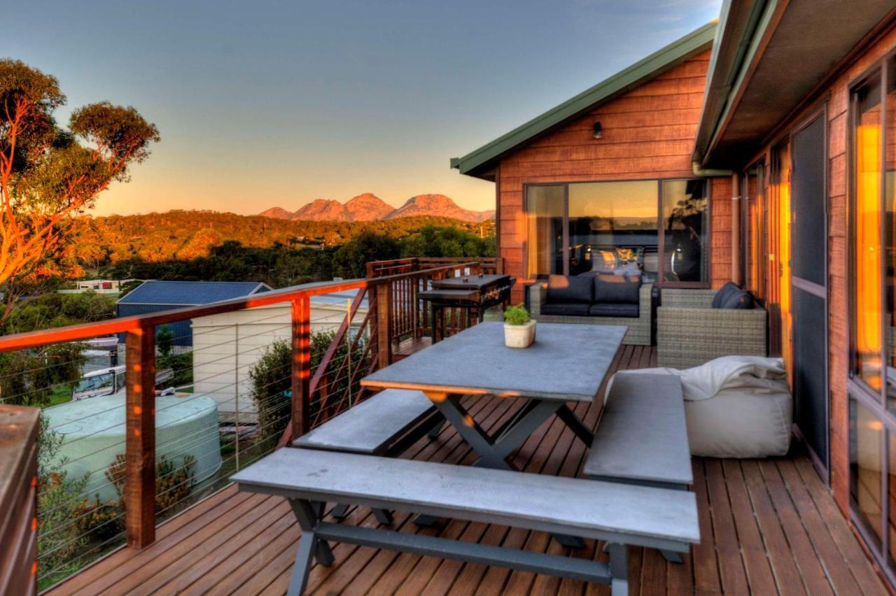 Zenith Villa Coles Bay Exterior photo